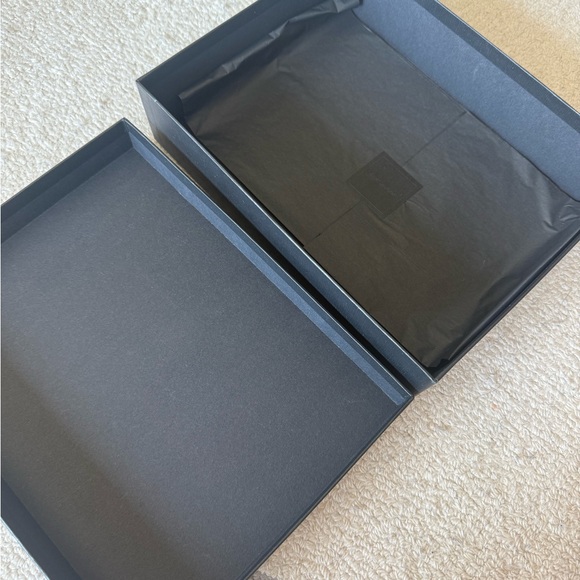 Saint Laurent Black Gift Box - Picture 3 of 3